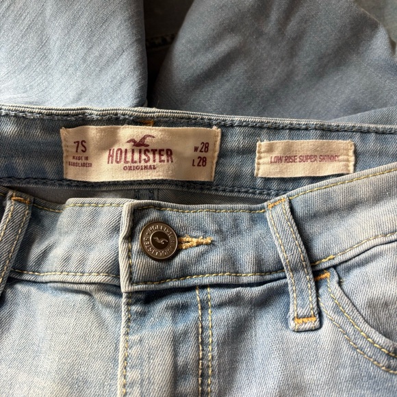 Hollister Light Wash Ripped Low Rise Super Skinny Jeans - Picture 8 of 12